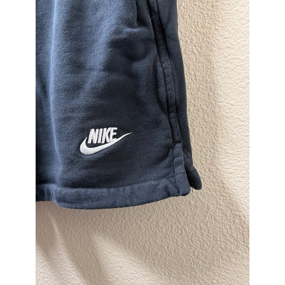 Women's Nike Shorts Size Small - Picture 2 of 4